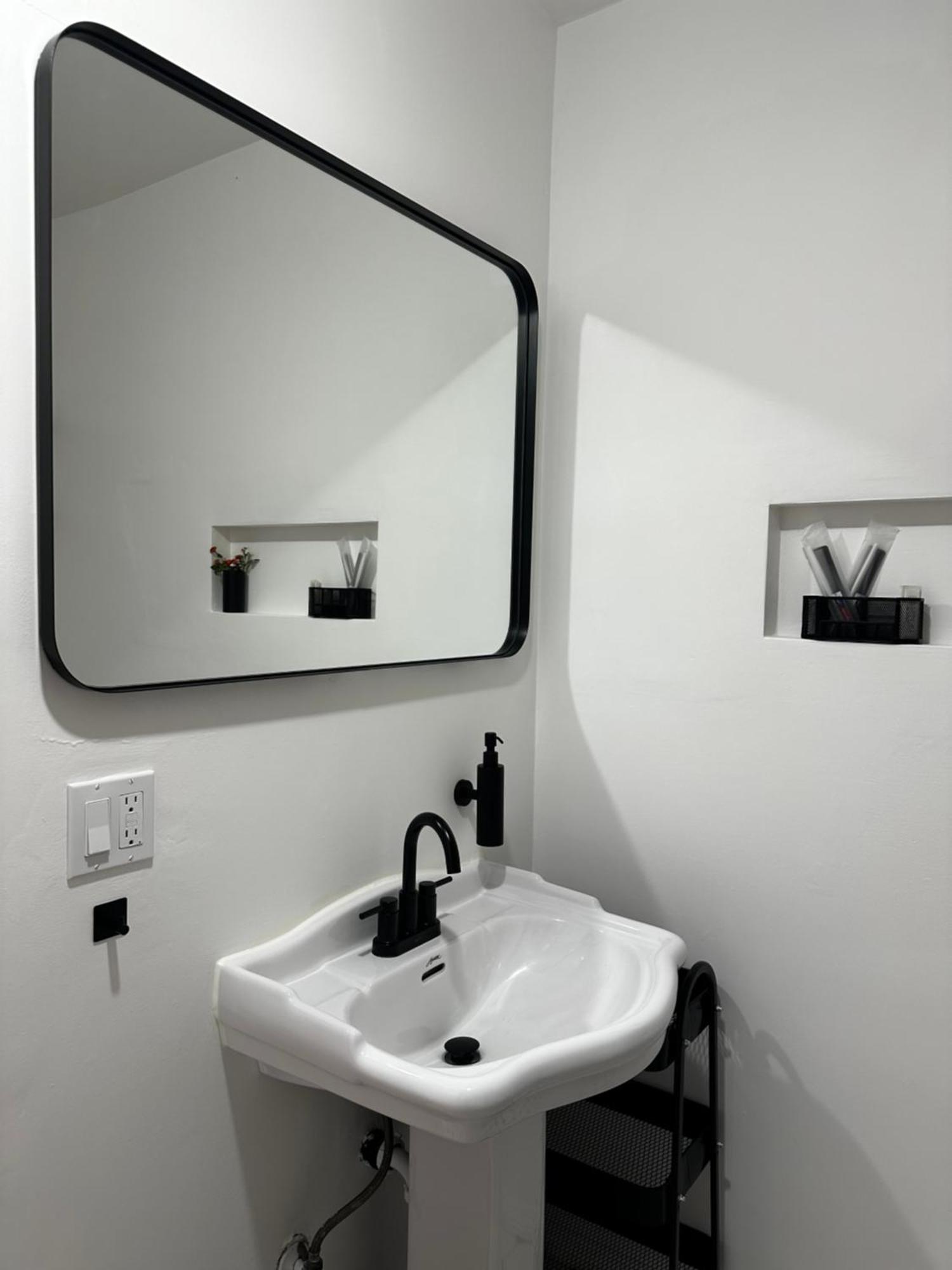 Modern, Remodeled Echo Park House-Walk To Sunset Blvd, Dodgers Stadium, Shops, Bars, Restaurants, Lake, Concerts Los Angeles Eksteriør bilde